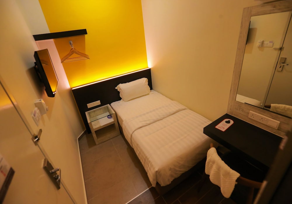 Pantai Regal Hotel 23/50