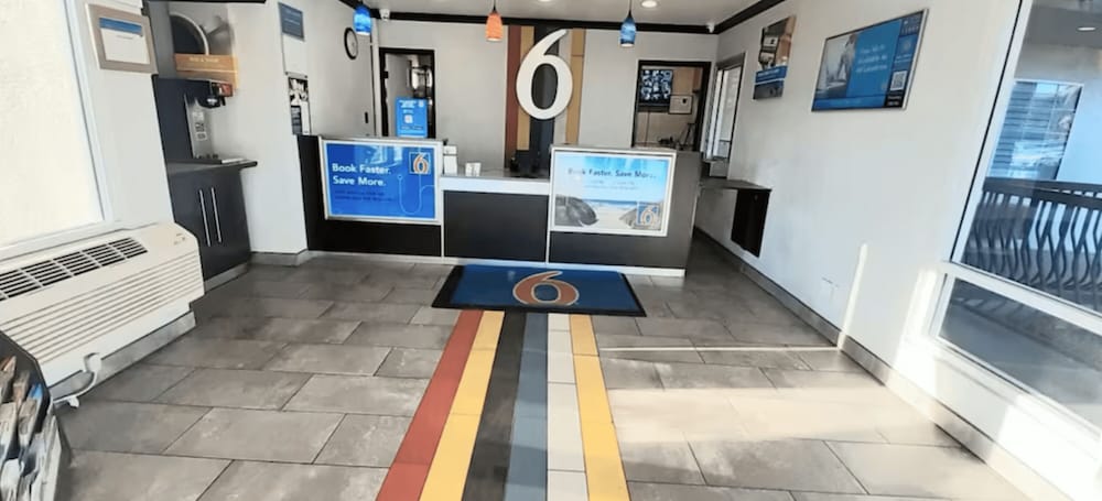 Motel6 San Diego, CA - Airport - Harbor 13/56