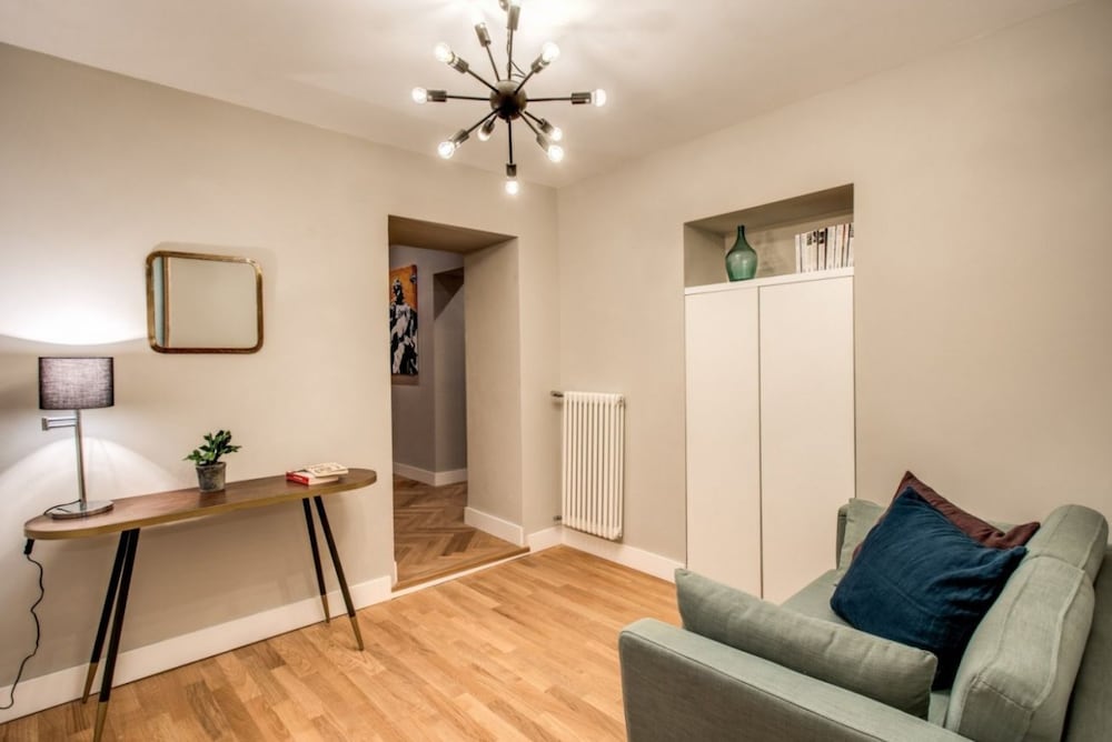 Trevi Fountain Superior 3 bdr apartment 28/49