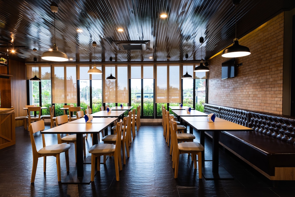 S.22 Hotel Suratthani 57/64