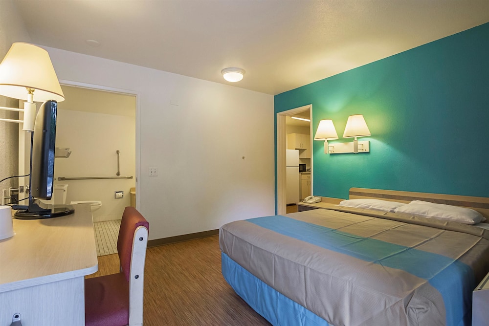 Motel6 Rochester, MN 31/57