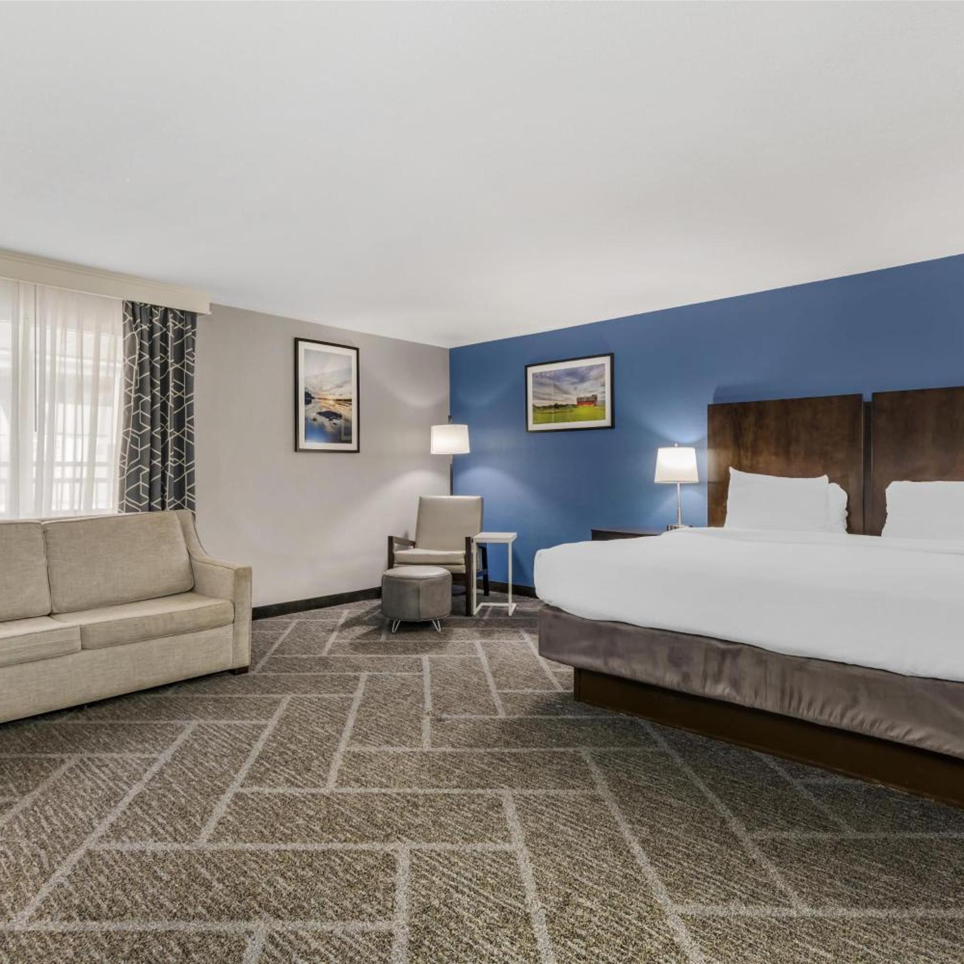 Executive, King Bed, Pool Side