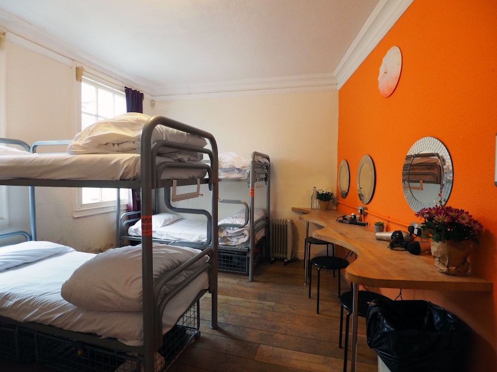St Christophers Inn Bath 43/69