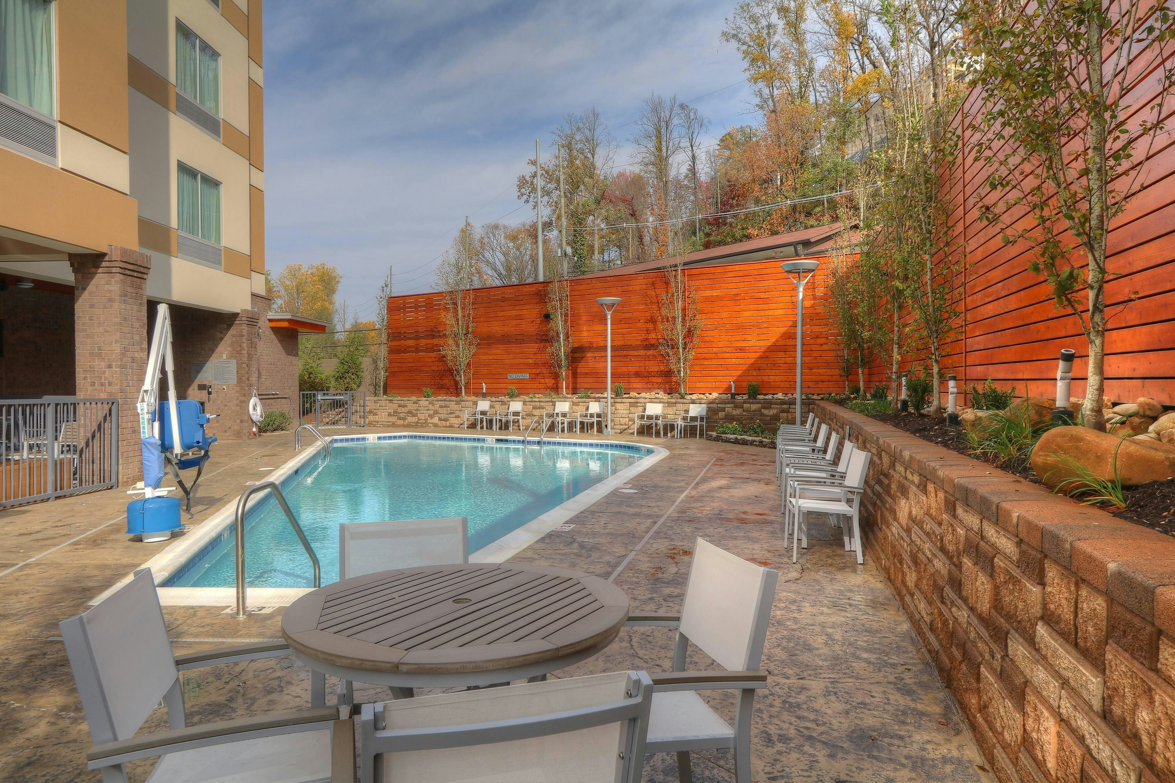 FAIRFIELD INN AND SUITES GATLINBURG DOWNTOWN 24/25