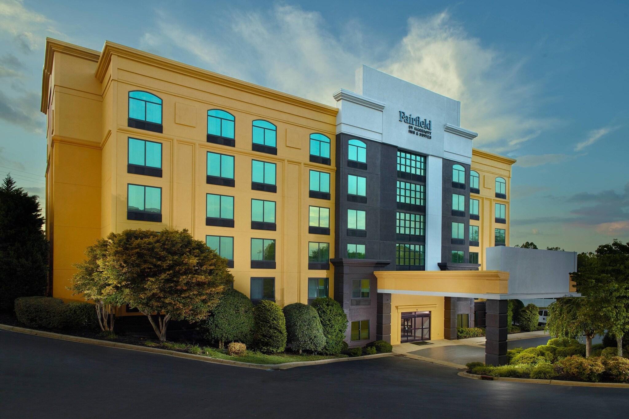 FAIRFIELD INN SUITES BY MARRIOTT ASHEVILLE SOUTH BILTMORE photo4