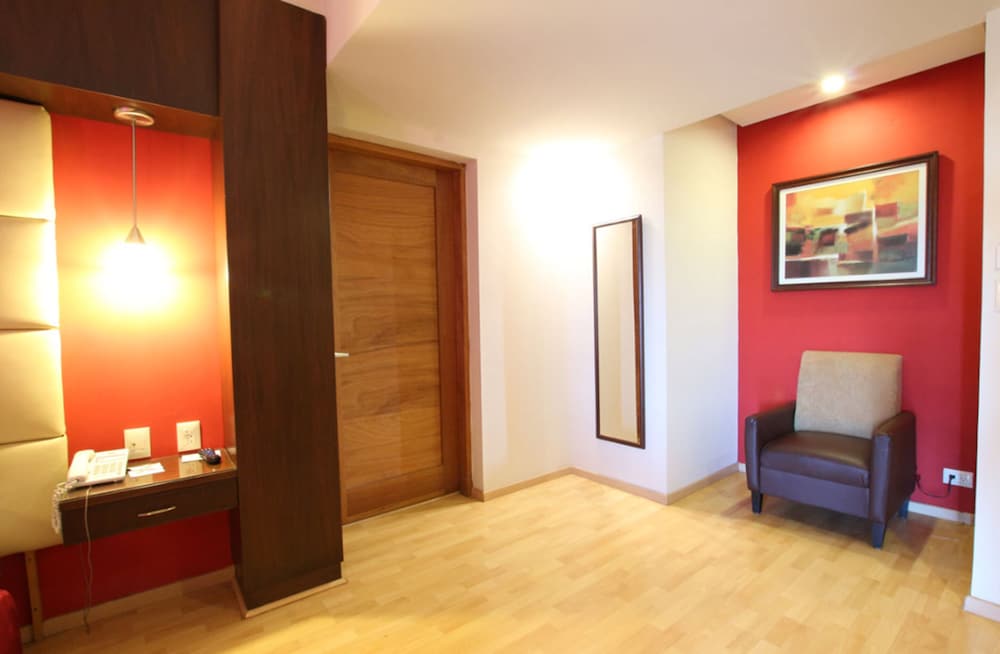 Hotel Colon Plaza Business Class 11/21