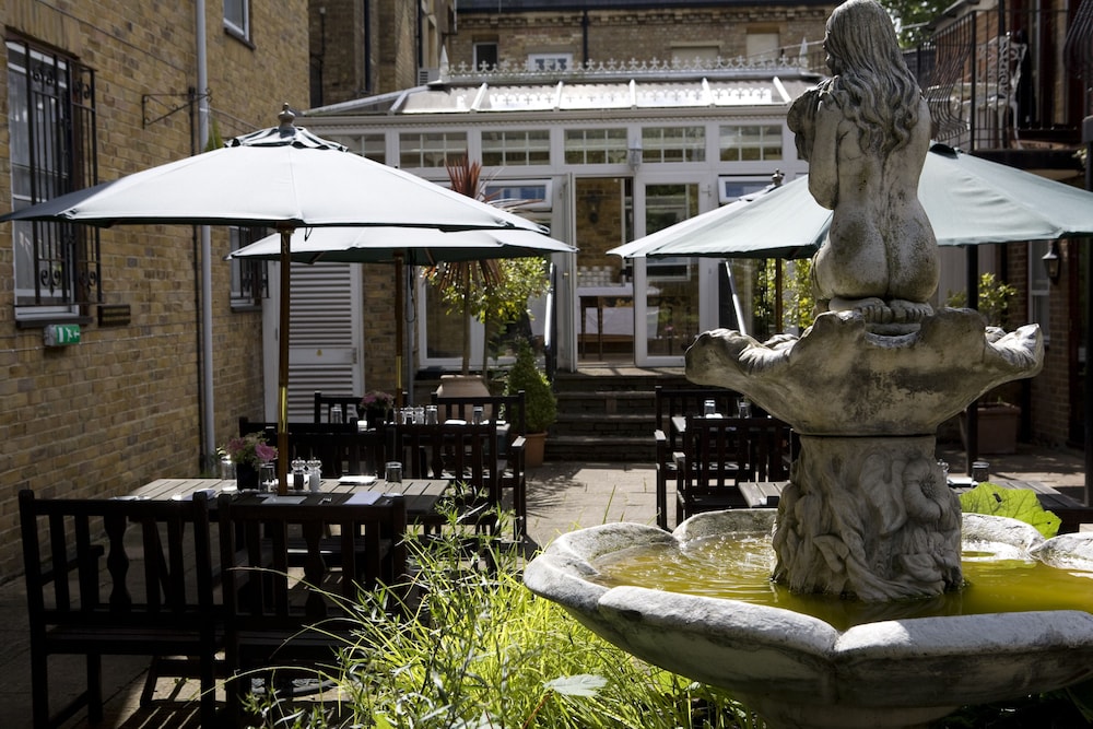 Cotswold Lodge Hotel 61/64