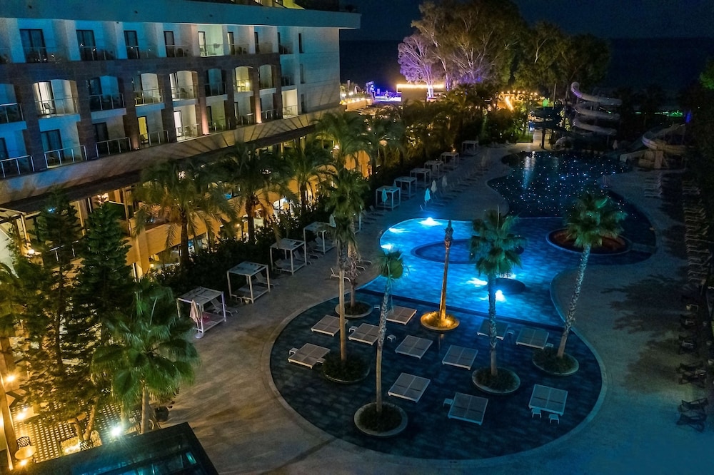 DoubleTree by Hilton Antalya-Kemer All-Inclusive Resort 66/73