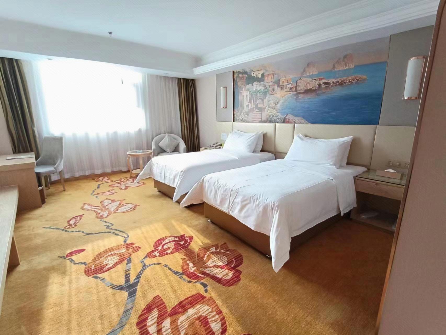 Vienna Hotel (Suzhou Wujiang Huayuan Road) 10/24