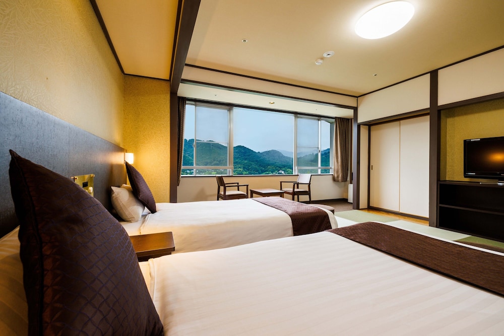 DELUXE, TWIN BEDS