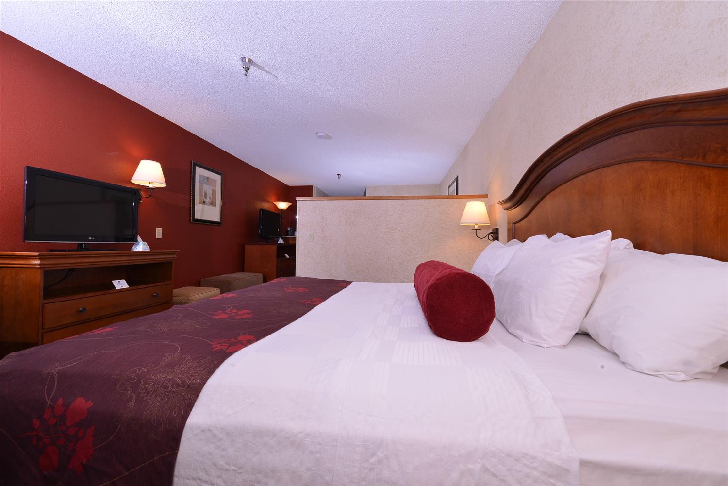 Best Western Plus Rama Inn 23/54