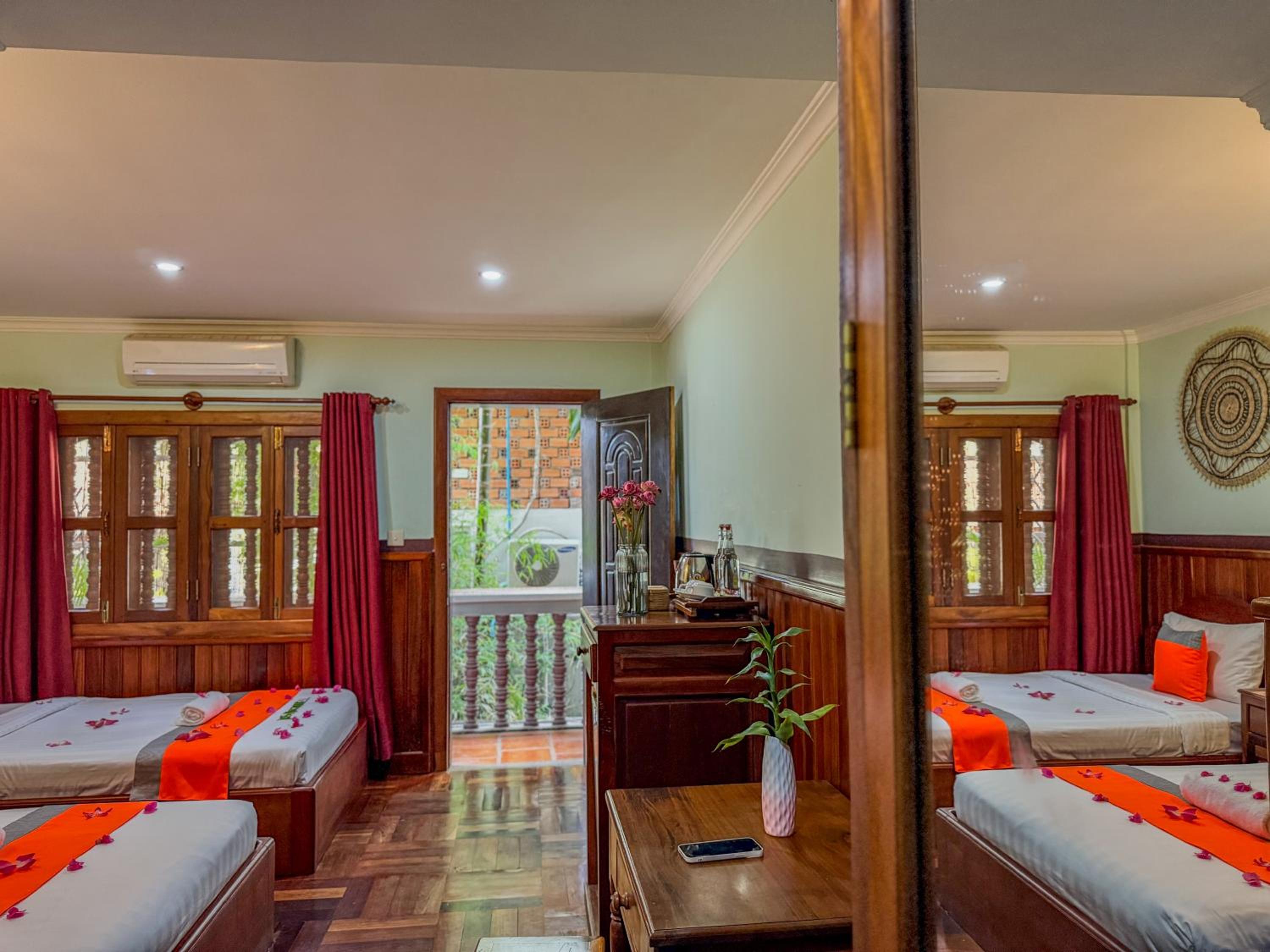 غرفة ديلوكس بسرير مزدوج أو سريرين منفصلين بشرفة، Siem Reap Center Hotel 5/10