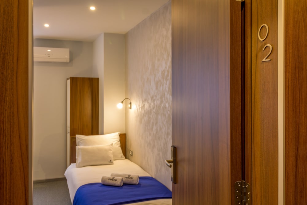 Privilege Suites By Central Park 46/69