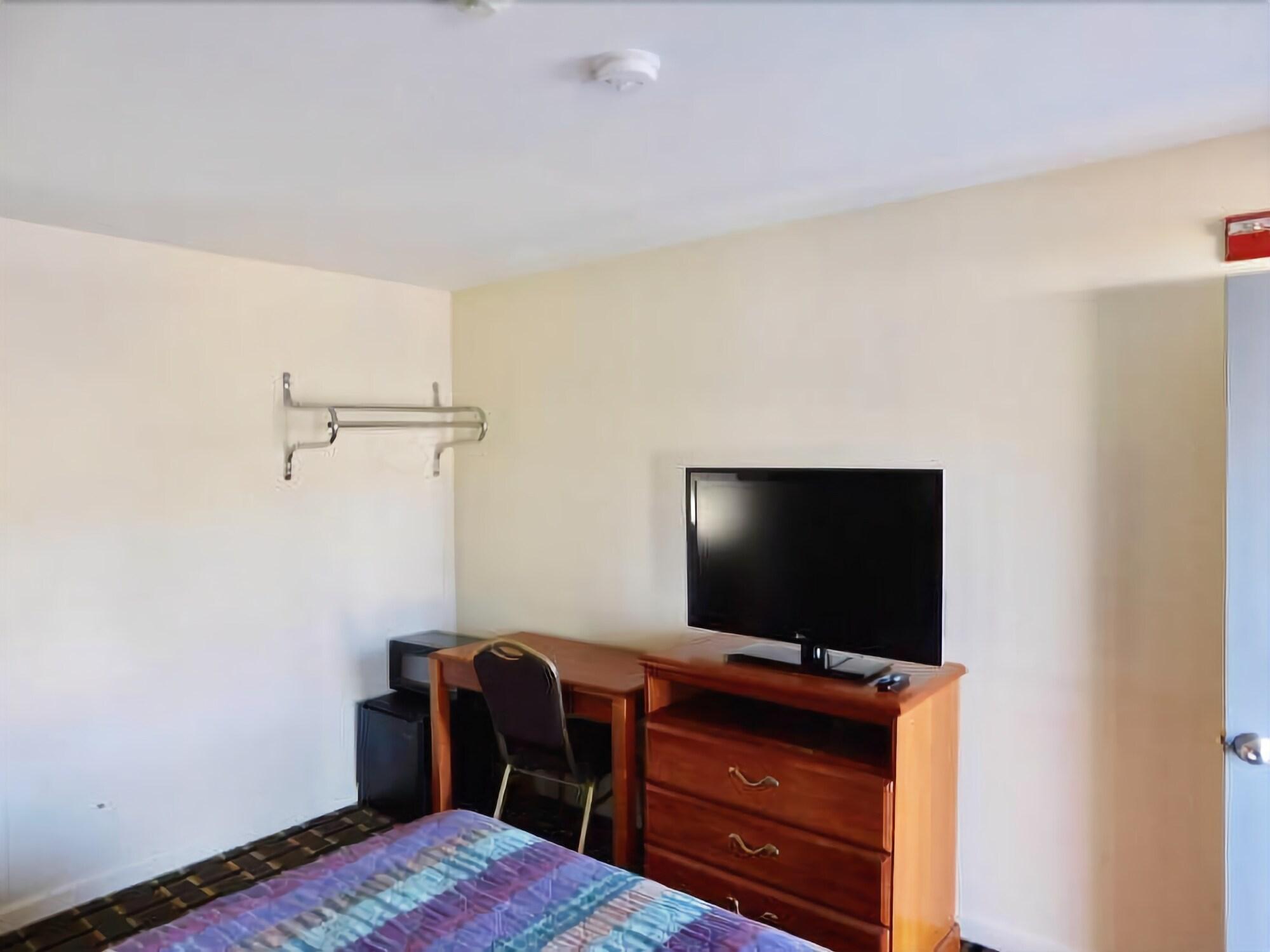 Shangri La Motel 16/27