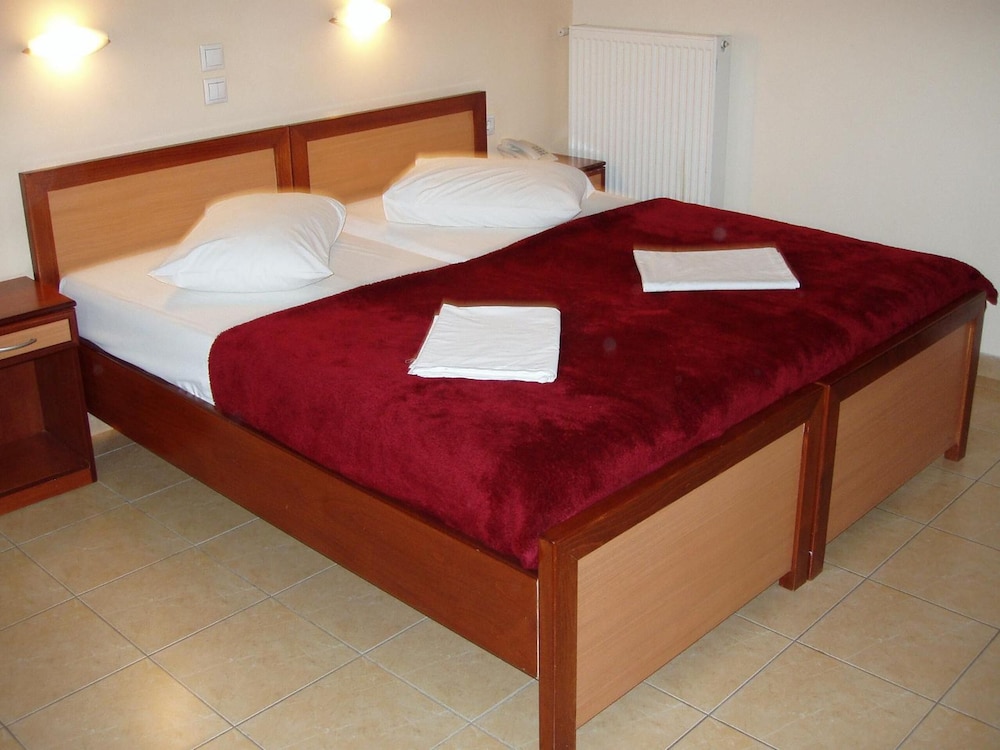 Faros 1 Hotel 9/67