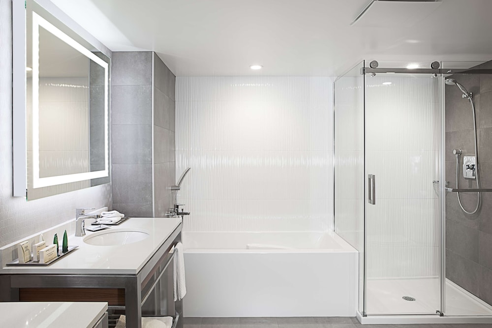Hilton Montreal/Laval 10/50