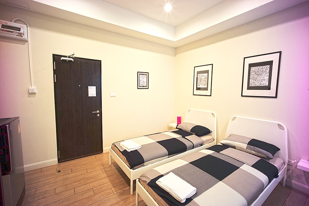 G, Studio, Twin Beds