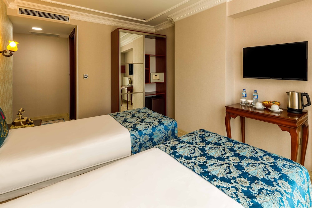 Rast Hotel 13/72
