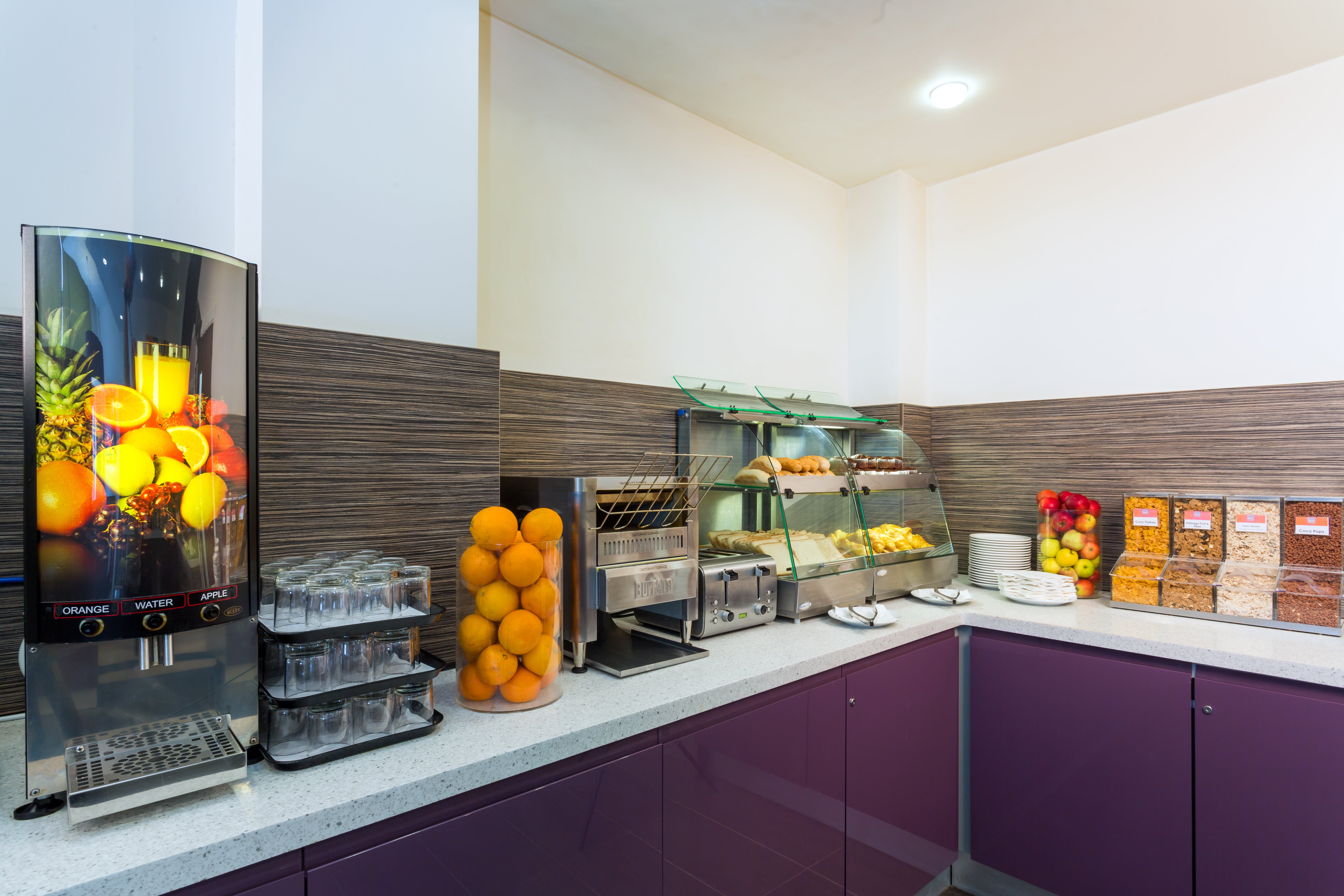HOLIDAY INN EXPRESS HARLOW 43/74