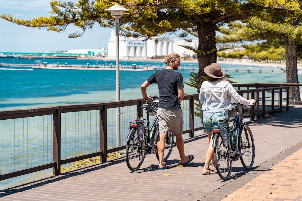 The Port Lincoln Hotel 24/50