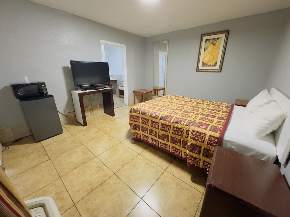 Parklane Motel 6/15