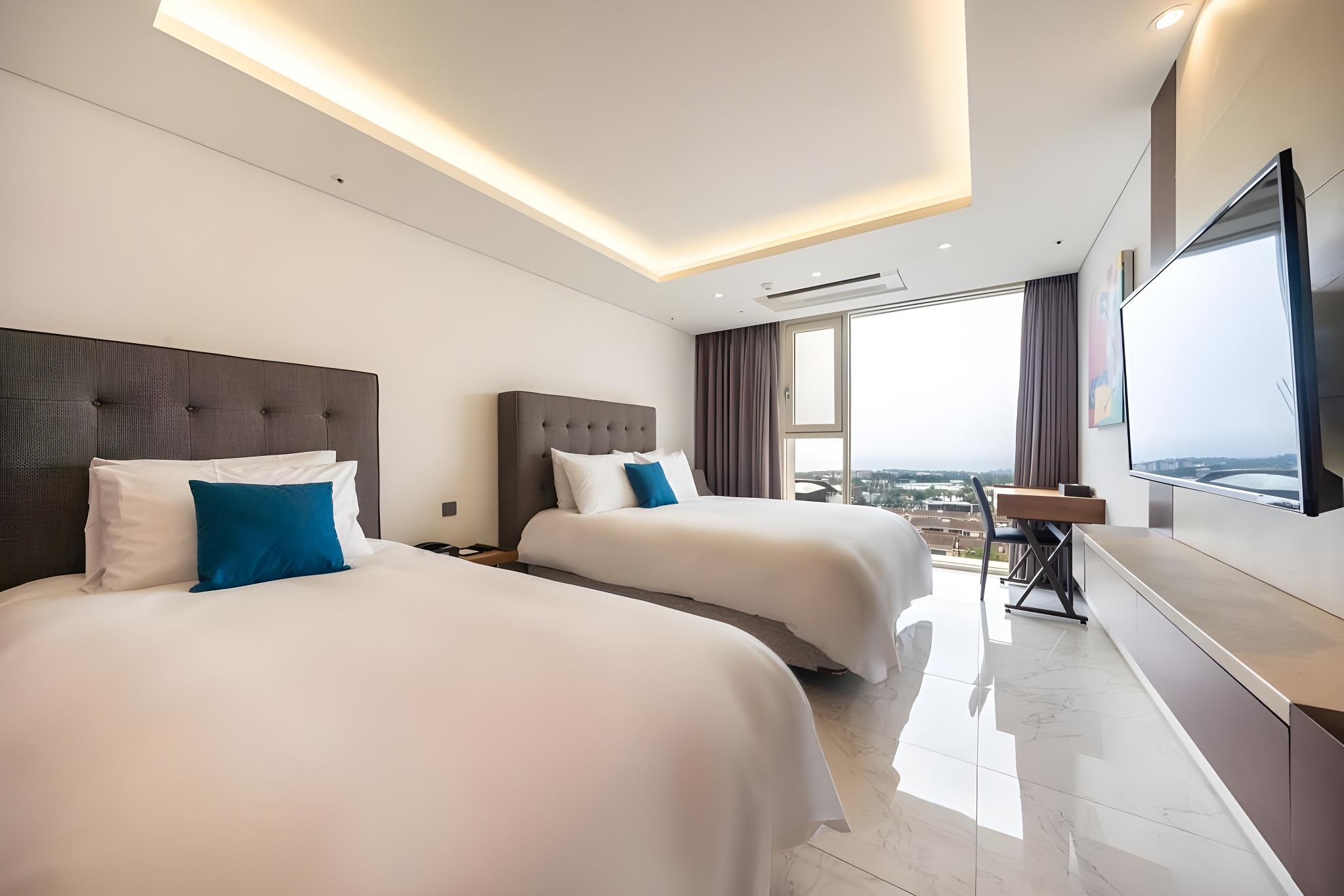 Ocean, Deluxe, Family, Low Floor