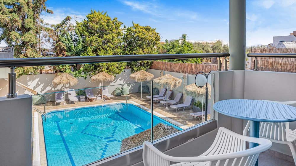 Sunshine Boutique Hotel 25/50