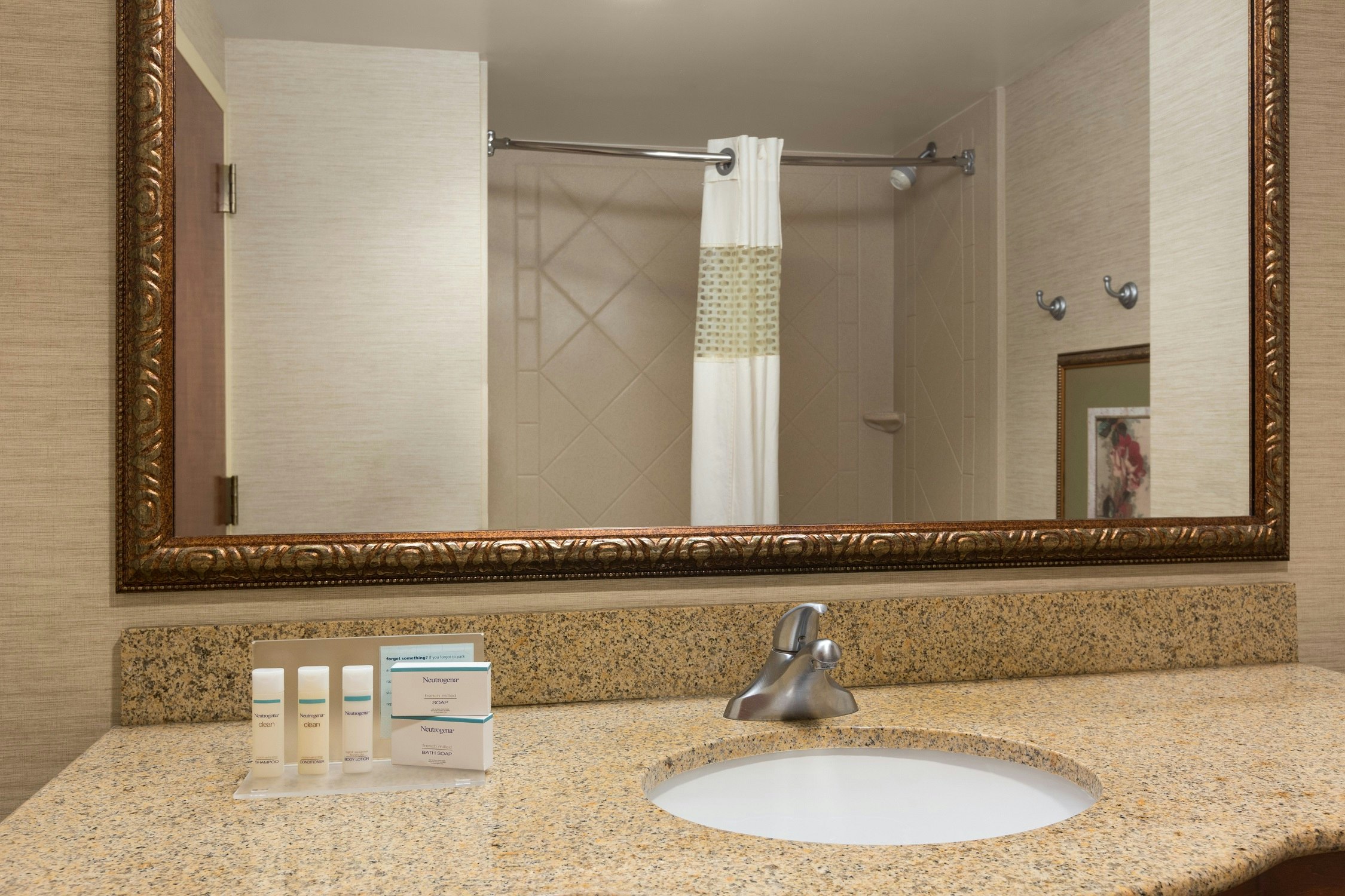 Hampton Inn & Suites Williamsburg Historic District 56/58