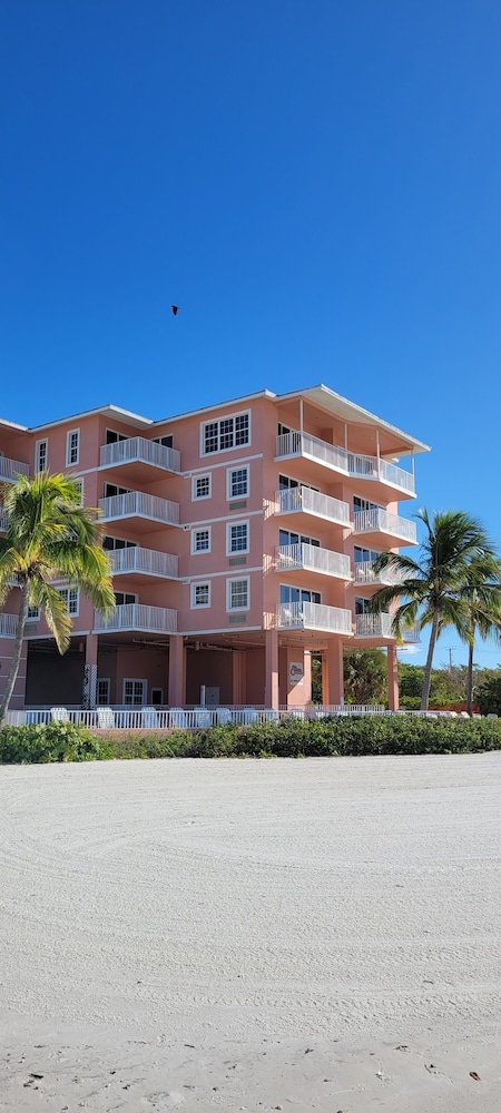 Edison Beach House 5/50