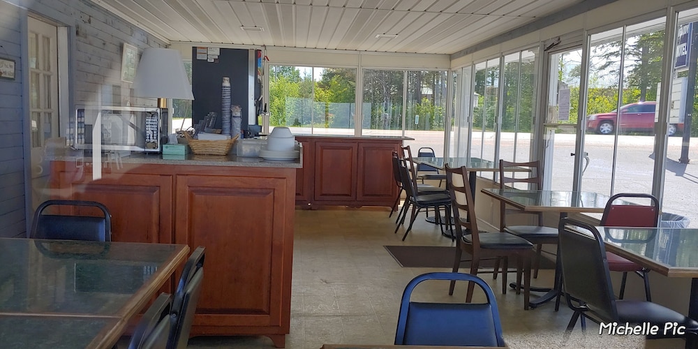 Sunrise Beach Motel 30/47