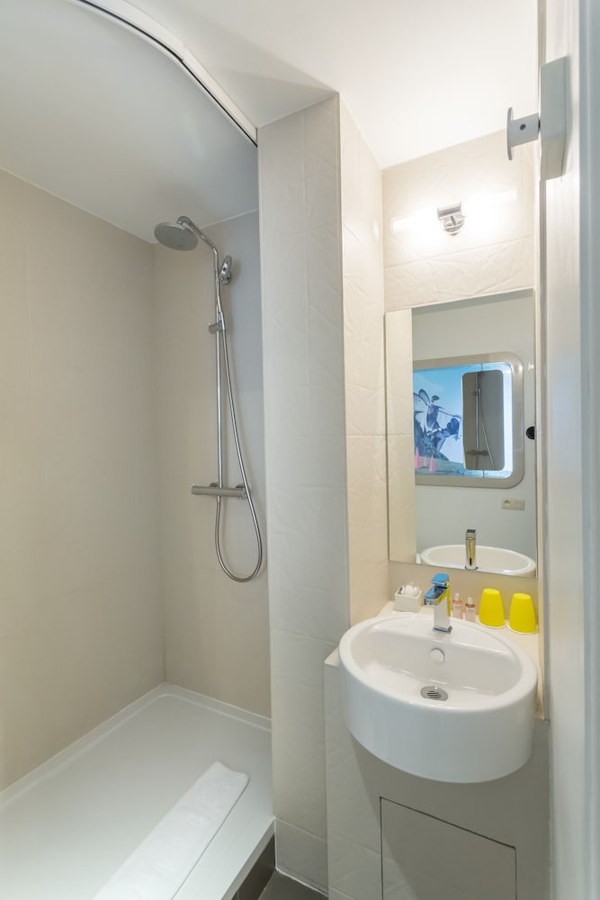 Maison Bram Paris Gare de l'Est, Tapestry Collection Hilton 9/46