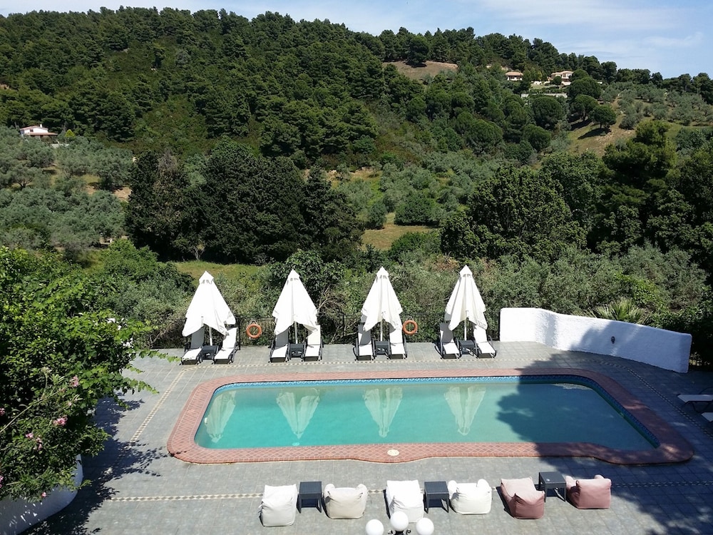 Villa Albanis 27/33