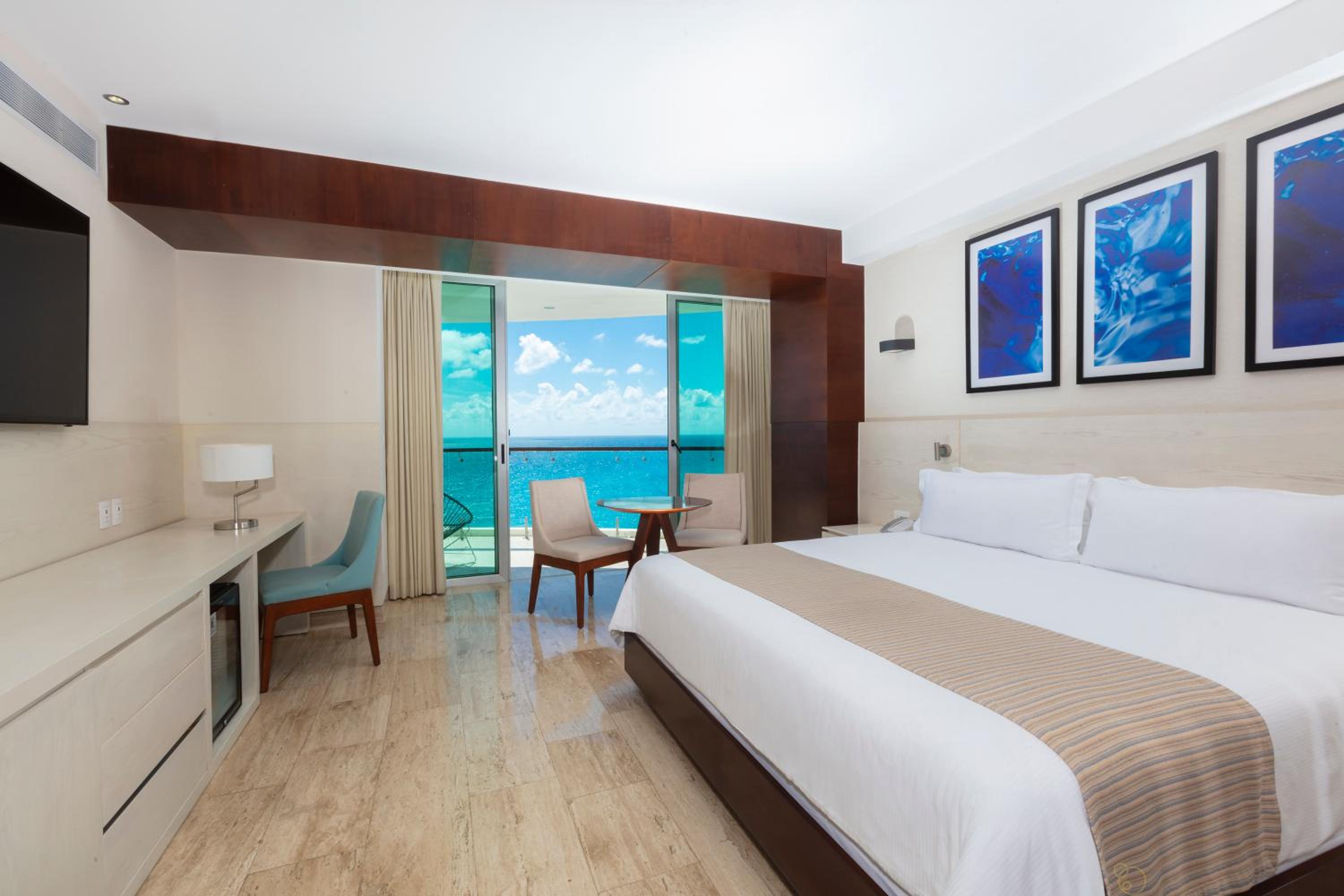 Altitude, Master, Suite