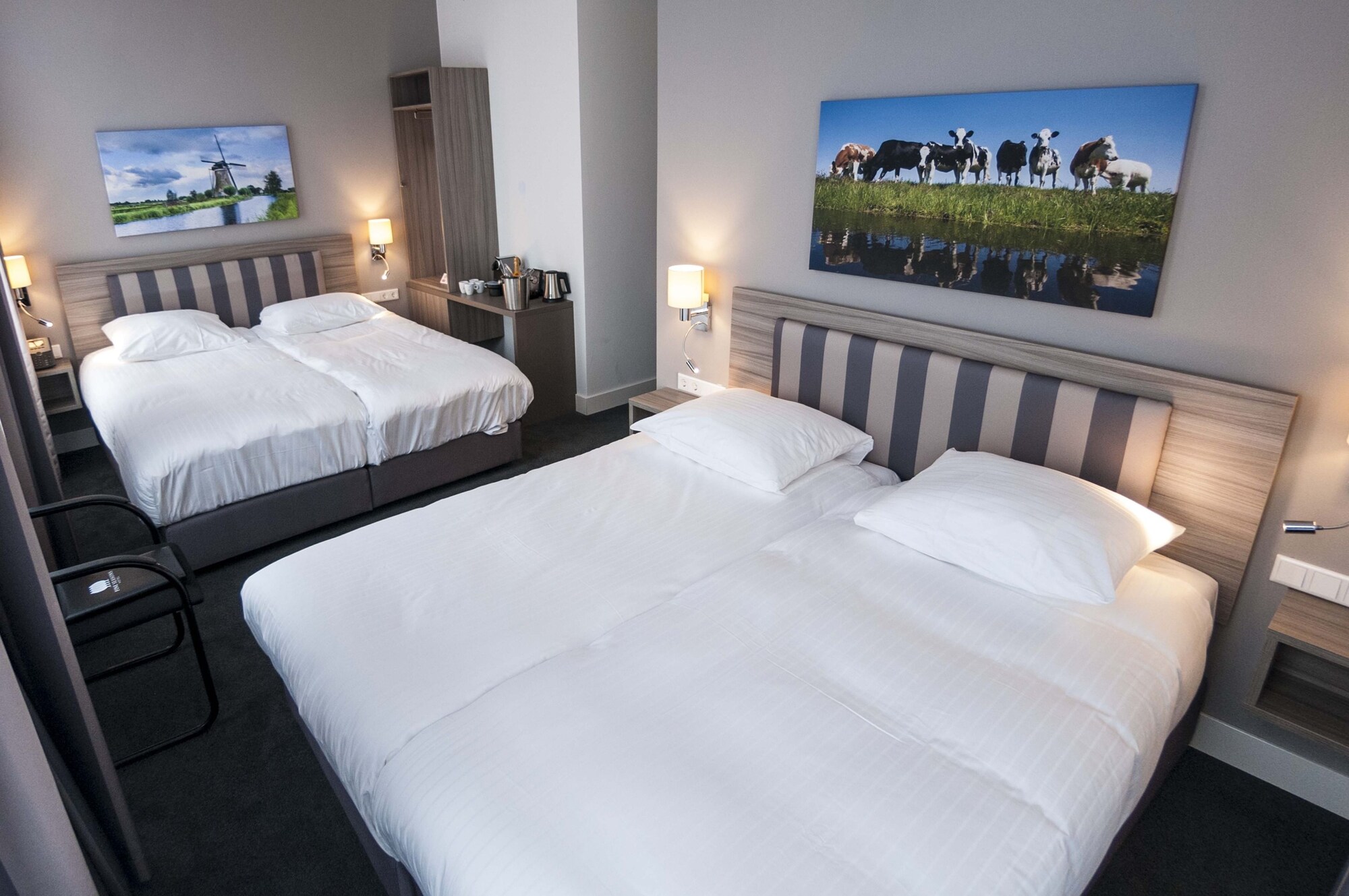 ROOM, QUADRUPLE