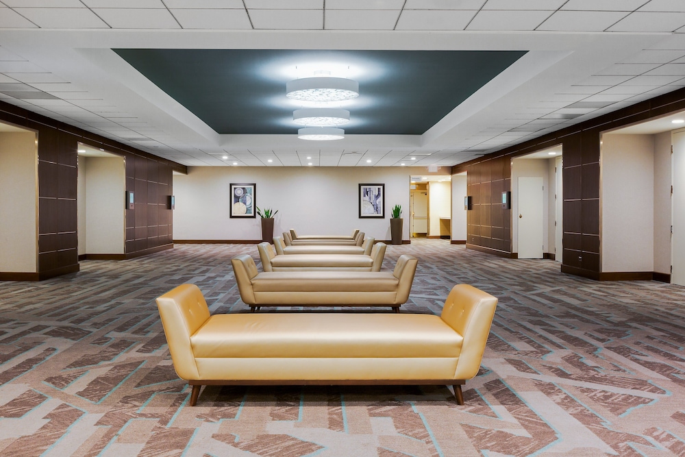 Holiday Inn La Mirada 15/54