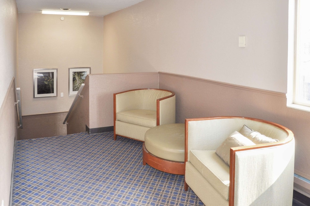 Rodeway Inn Fargo 17/39