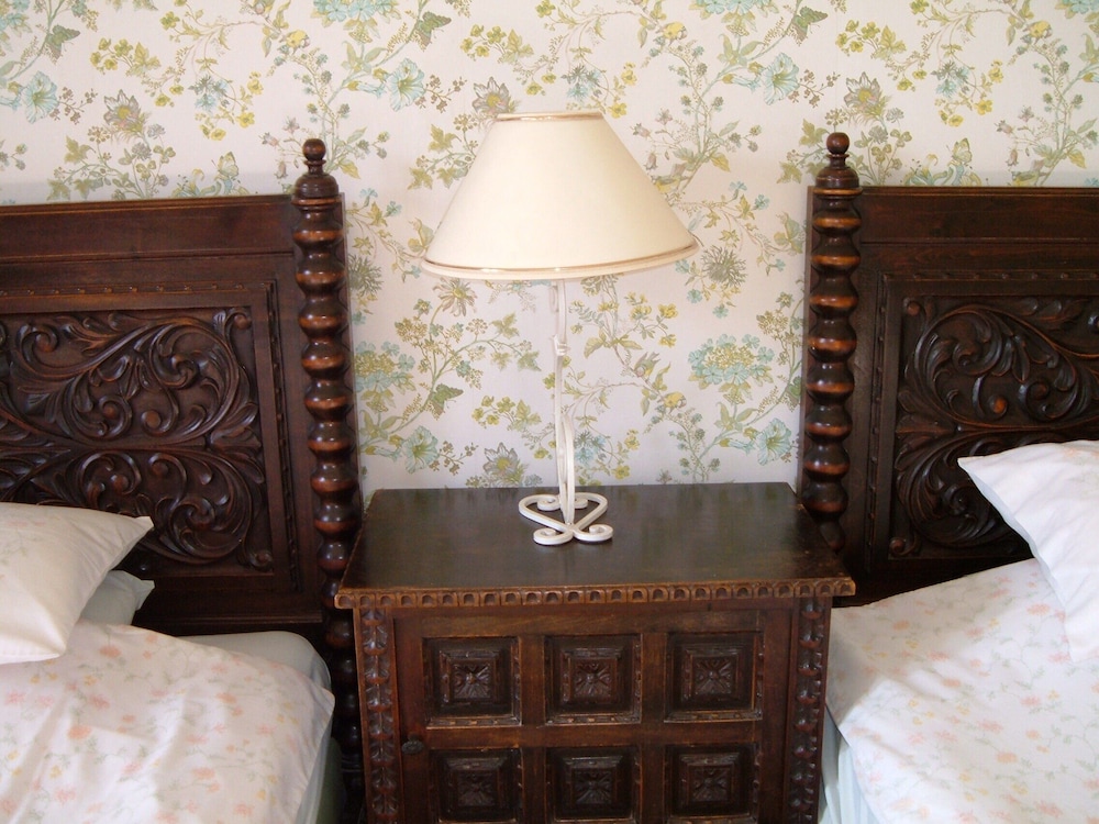 Greenham Hall B&B 17/25