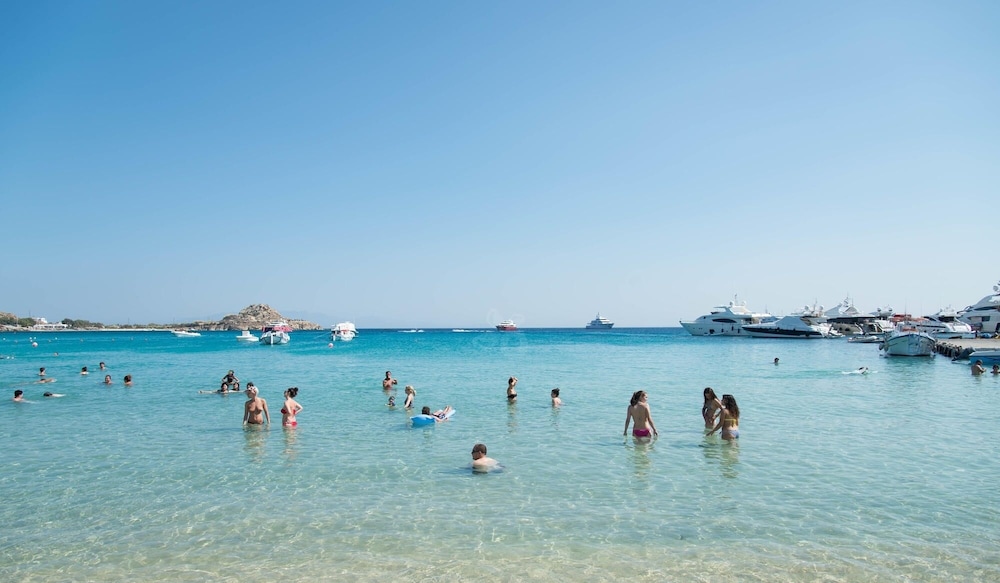 Acrogiali Beach Hotel 65/70