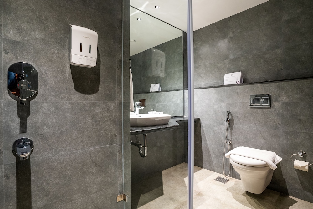 Lilac Hotel, Guruvayur 44/49