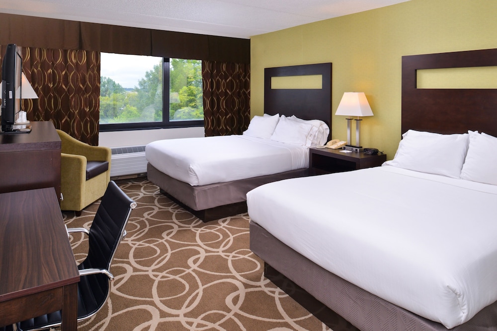 Elimwood Hotel, A Ramada by Wyndham 13/64