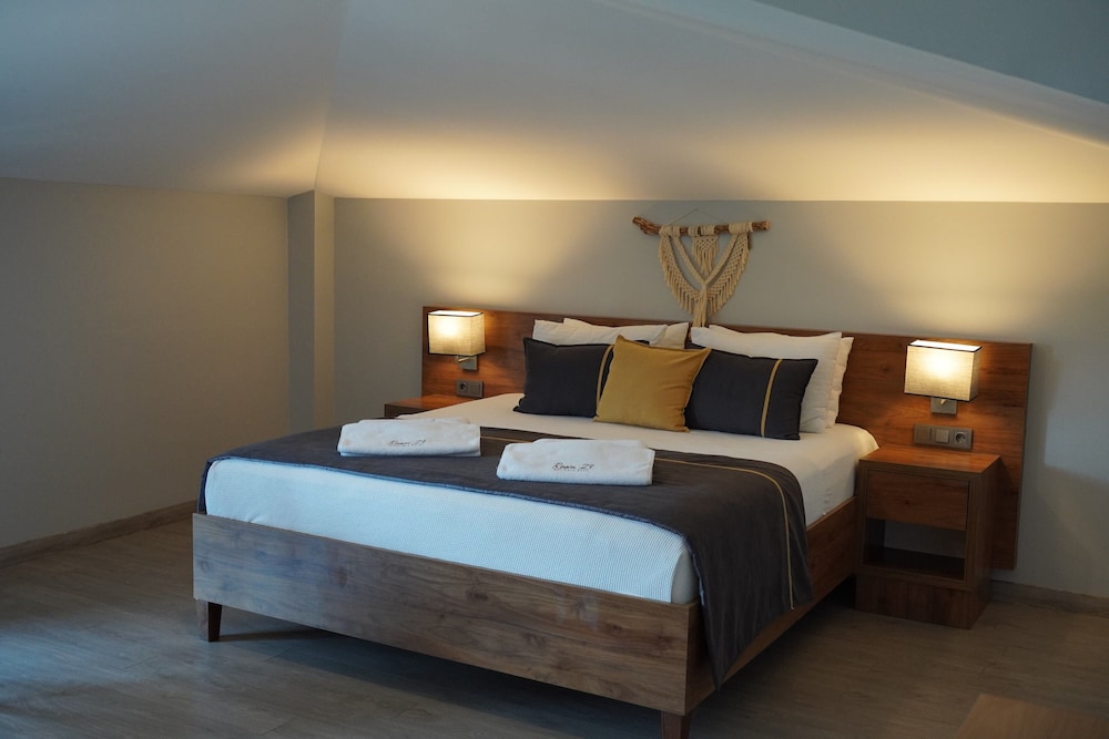 Room 23 Boutique Hotel 9/50