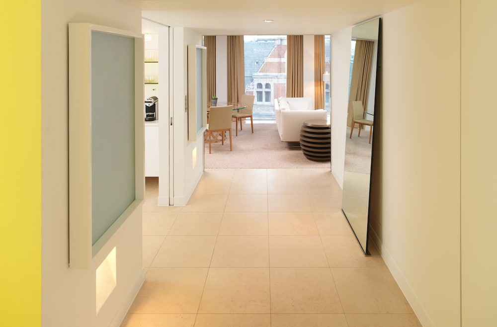 St Martins Lane Hotel 31/75