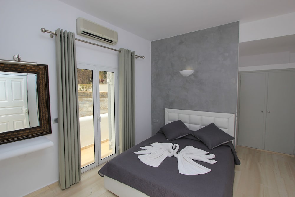 Gianna Suites 5/43