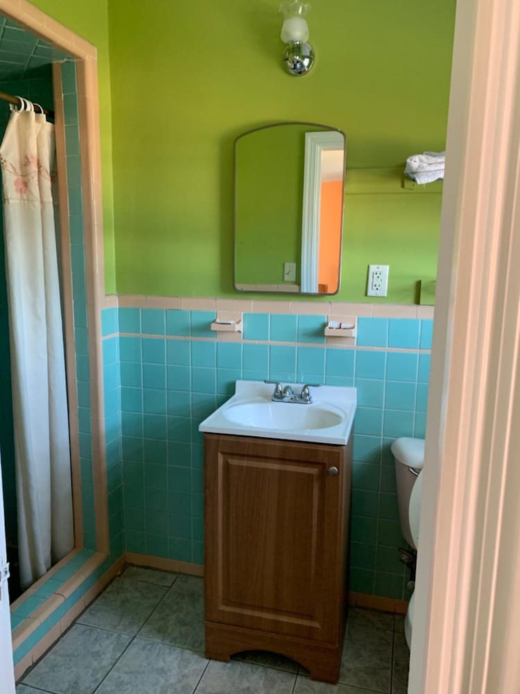 Royal Inn Motel 9/26