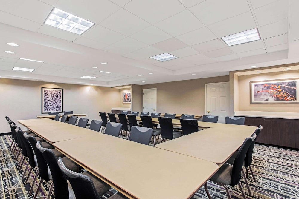 La Quinta Inn & Suites by Wyndham Birmingham Homewood 43/59