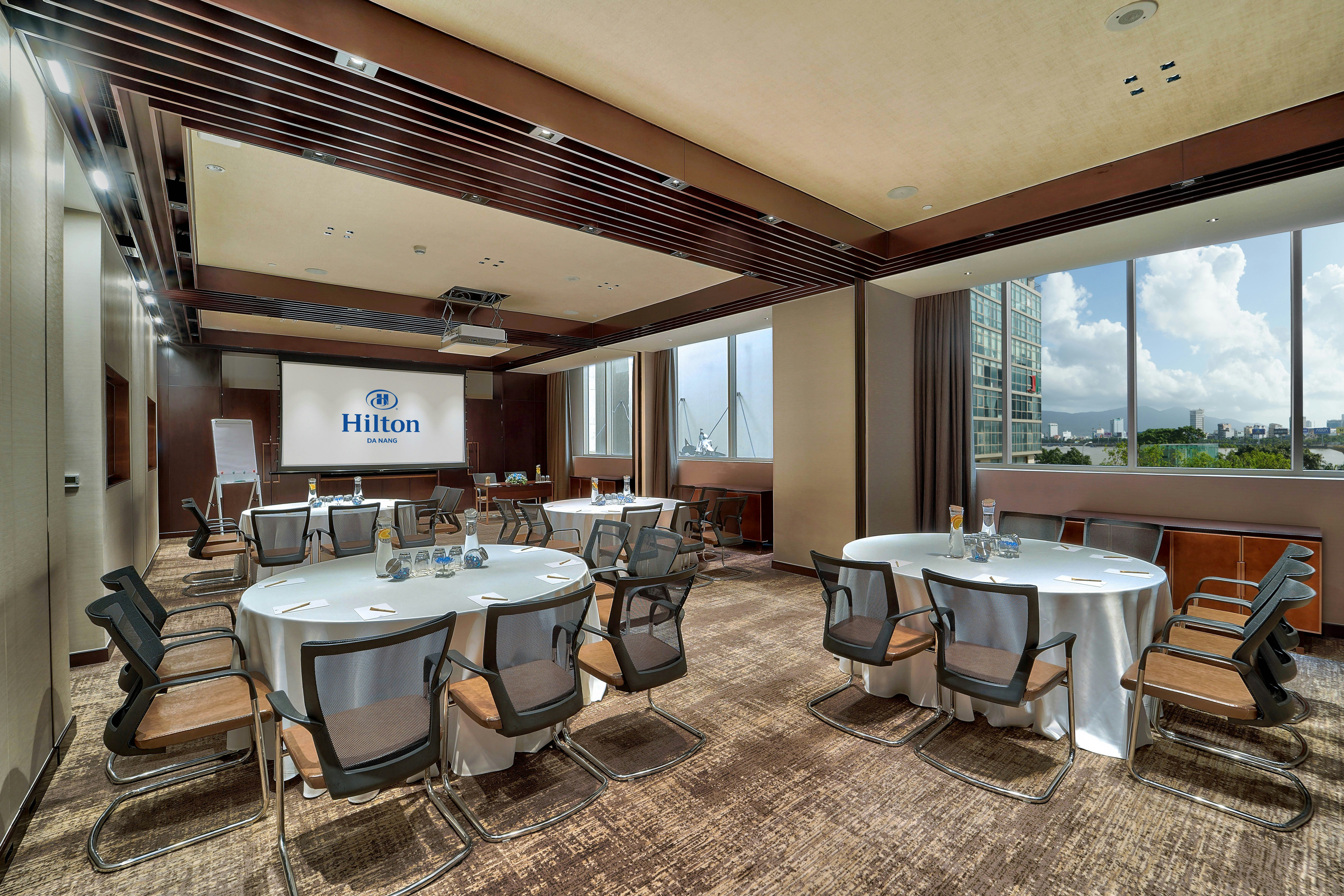 Hilton Da Nang 38/42