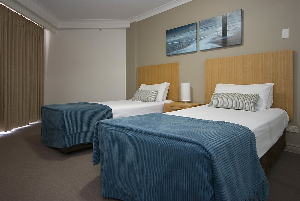 2 BEDROOMS, OCEAN