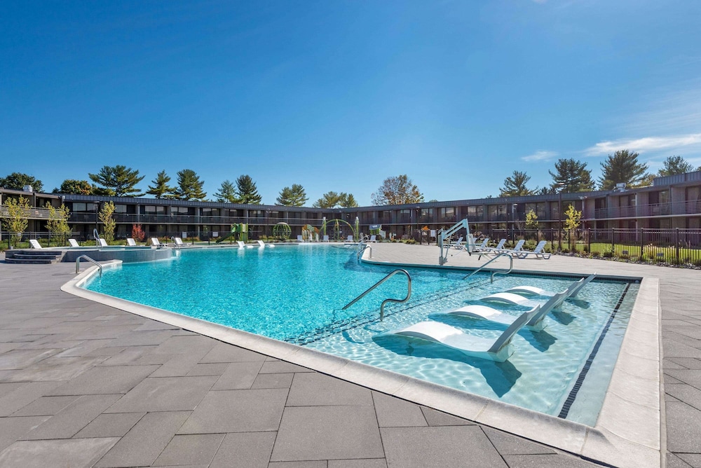 Wyndham Lancaster Resort and Convention Center 24/50