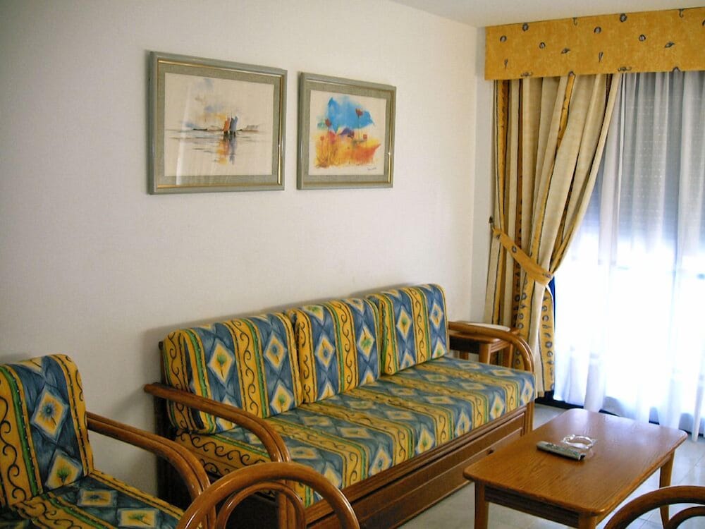 TURQUESA BEACH APARTMENTS 4/18