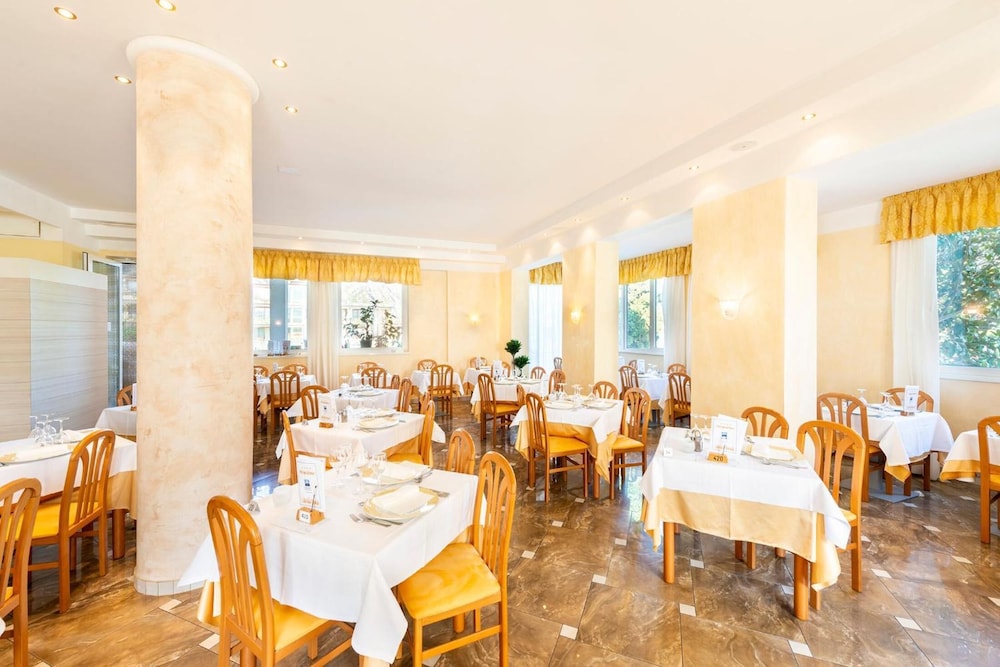 Hotel Sogno Del Benaco 52/63